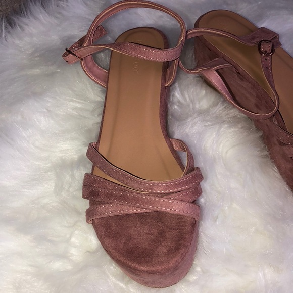 BAMBOO Platform Suede Sandal - Picture 2 of 5